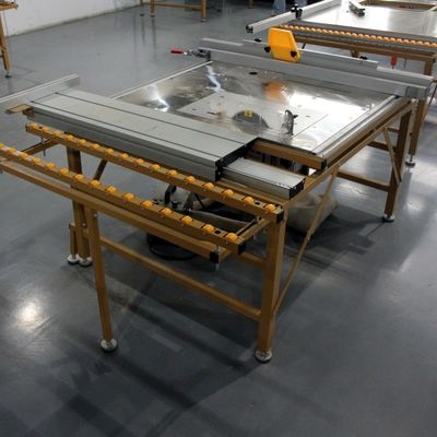 Easy to Operate Woodworking Sliding Table Saw Machine for Portable Panel Cutting